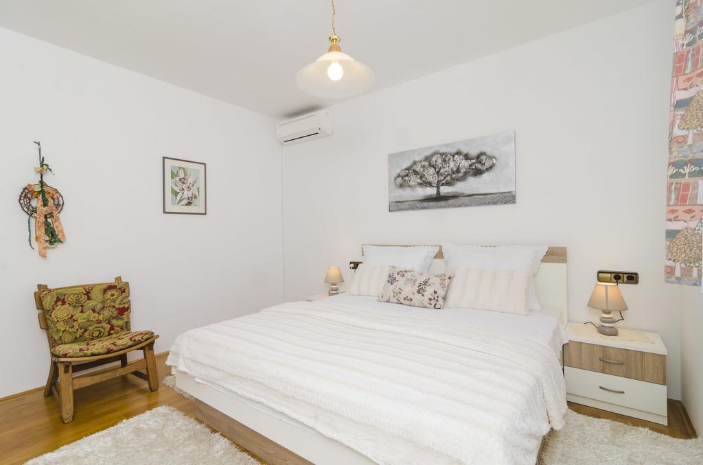 Apartment Nadine Okuklje Bagian luar foto